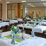 Hotel Am Schlossberg 3*