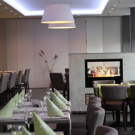 Ξενοδοχείο Am Schlossberg 3*