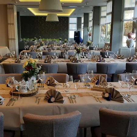 Hotel Am Schlossberg 3*