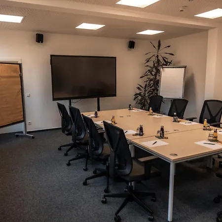 Hotel Am Schlossberg 3*