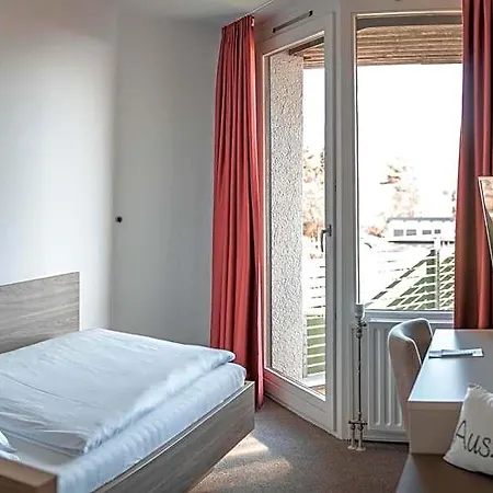 Am Schlossberg Отель 3*